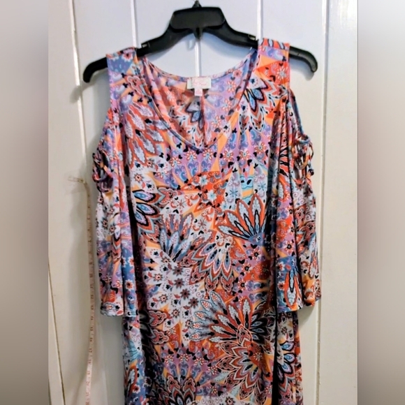 Ivy Road Dresses & Skirts - Ivy Road 2X Floral NWOT Multicolor Women's Dress Cold Shoulder w/ Bell Sleeves